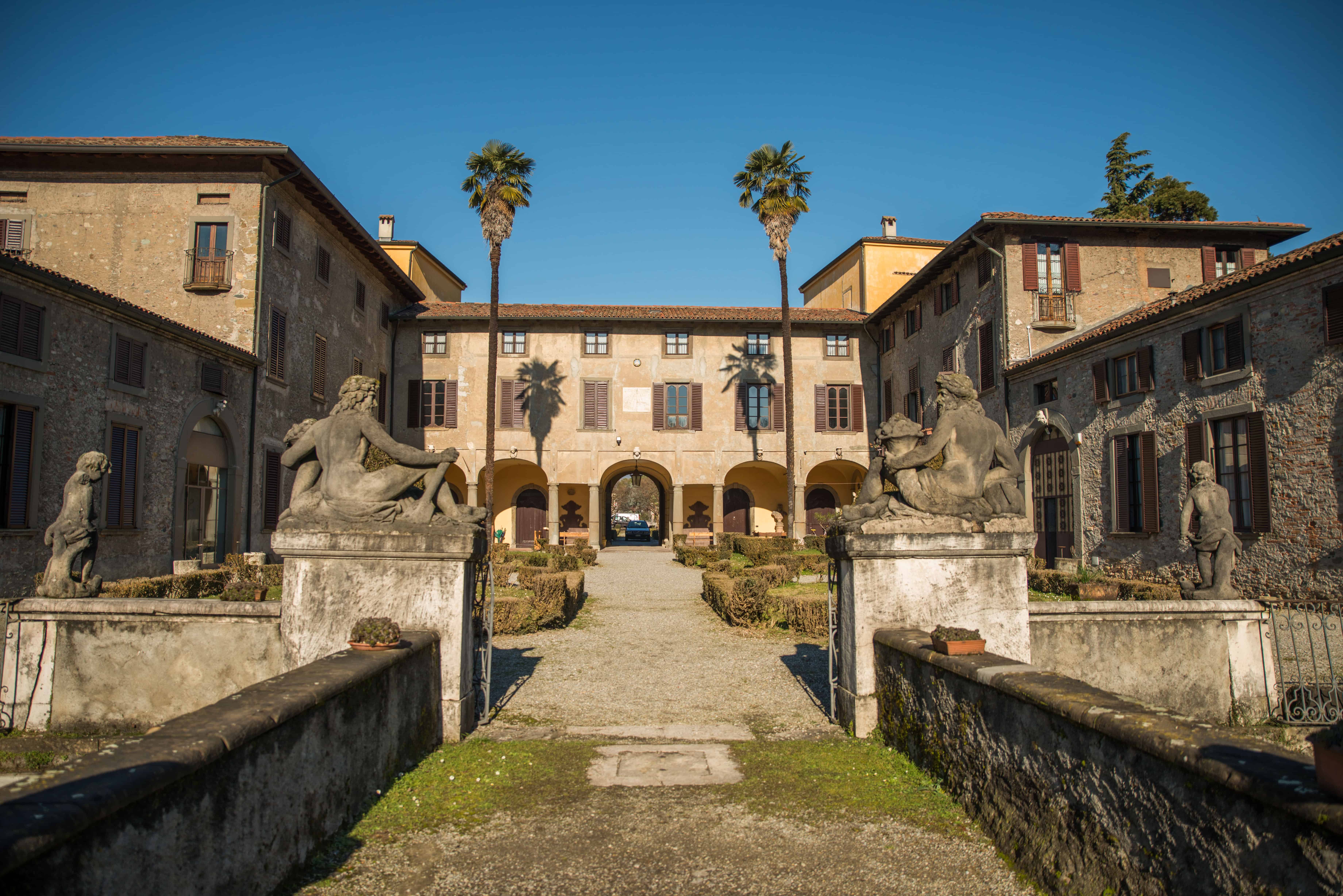Cortile interno di Villa Ambiveri